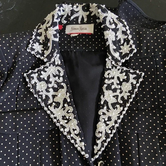 RARE BEADED VINTAGE VALENTINO DRESS - Picture 3 of 7